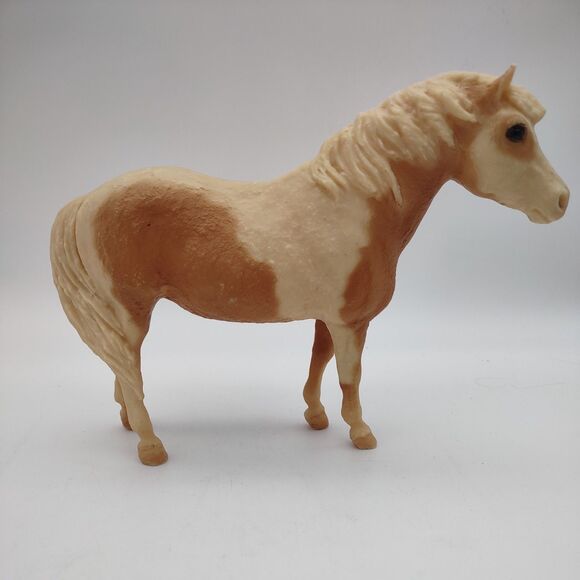 Breyer #20 Misty of Chincoteague Palomino Pinto - Picture 5 of 7